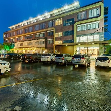 The Royal Idi Hotel Idirayeuk Exterior photo