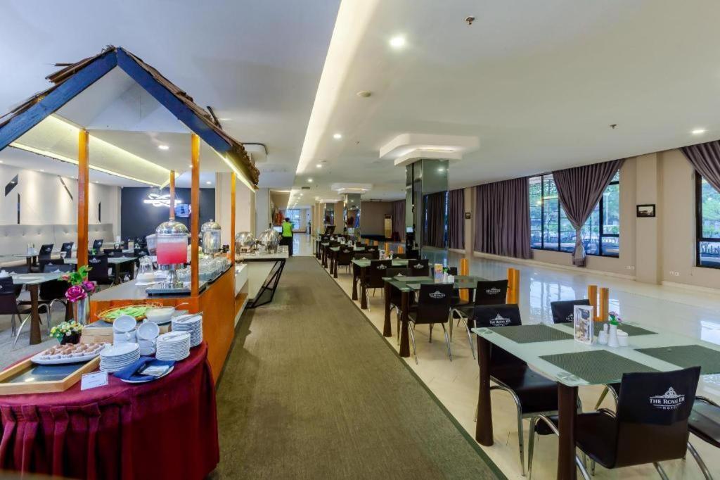 The Royal Idi Hotel Idirayeuk Exterior photo